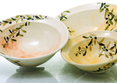 large olive bowls with rim